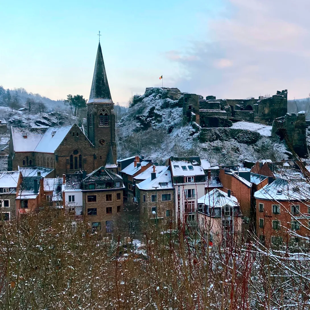 Feudal castle of La Roche-en-Ardenne in winter Ⓒ 2024 CC BY-NC 4.0 Gilles Bailleux